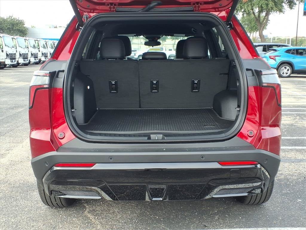 New 2027 Chevrolet Equinox RS w/ LPO, Floor Liner Package FWD image 12