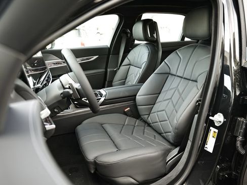 New 2026 BMW 740i w/ Executive Package image 21