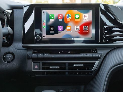 New 2026 Toyota Camry Hybrid image 11