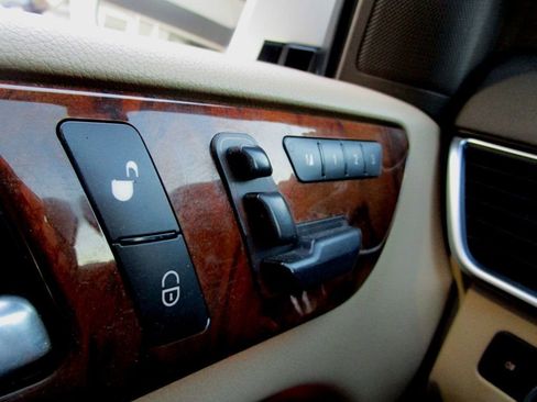 Used 2016 Mercedes-Benz GL 450 4MATIC 4dr GL 450 image 29