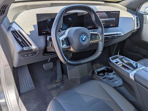 Used 2024 BMW iX xDrive50 w/ Sport Package AWD/4WD image 10
