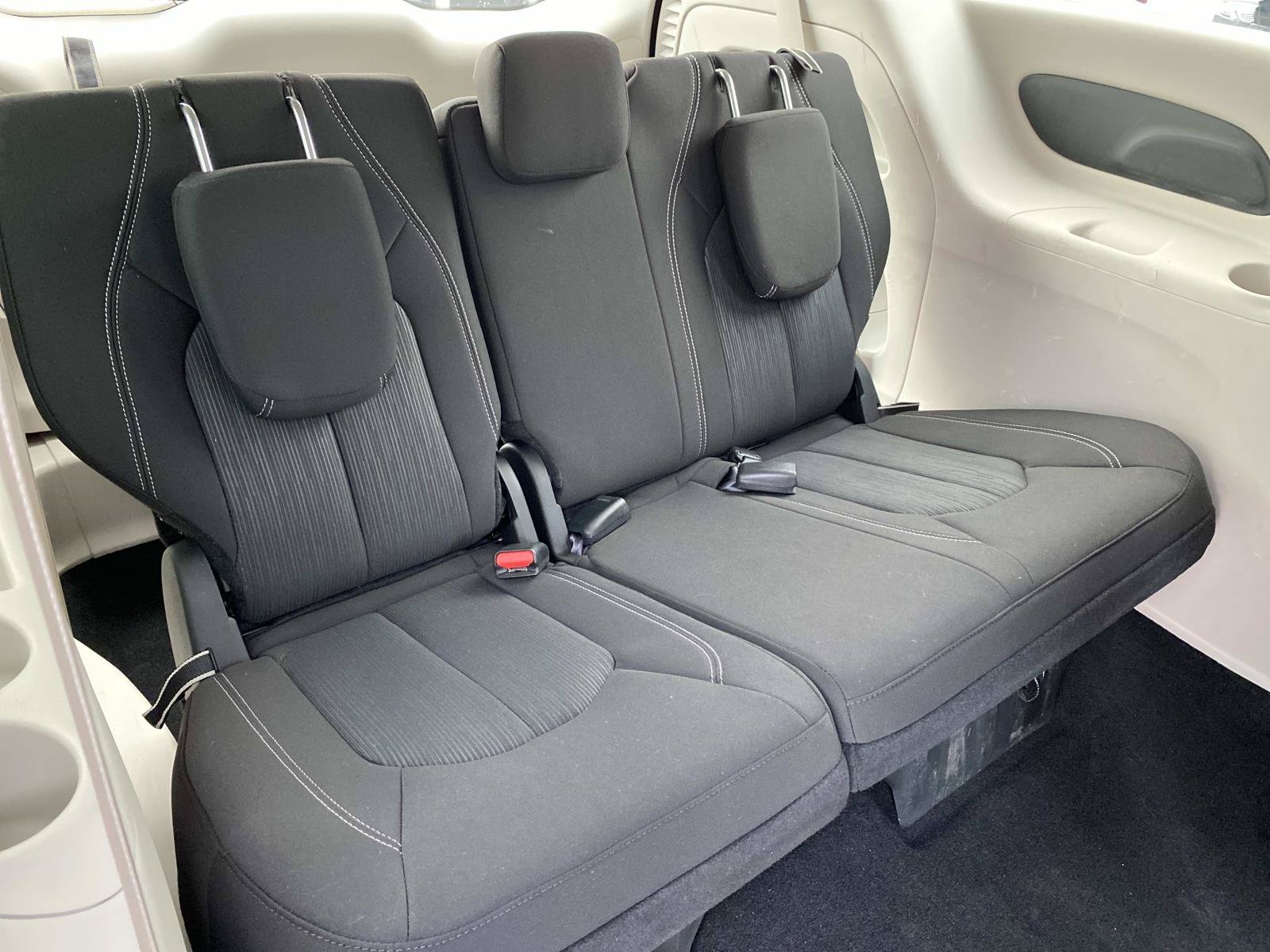 Used 2024 Chrysler Voyager LX FWD image 25