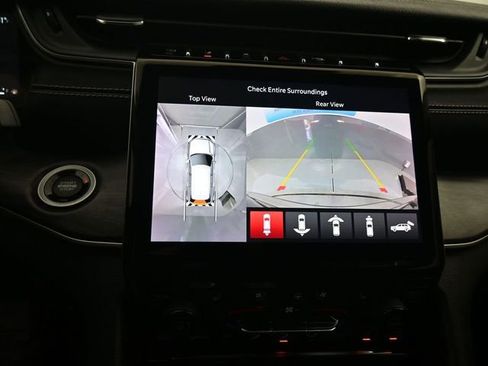 Used 2023 Jeep Grand Cherokee Limited w/ Luxury Tech Group II image 19