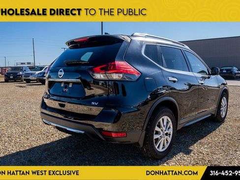 Used 2017 Nissan Rogue SV w/ SV Premium Package image 32