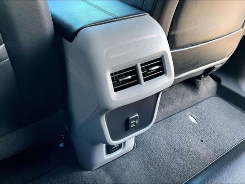 Used 2021 GMC Terrain SLT image 33