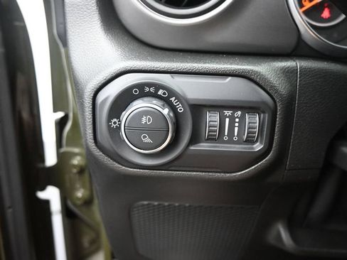 Used 2021 Jeep Gladiator Sport AWD/4WD image 34
