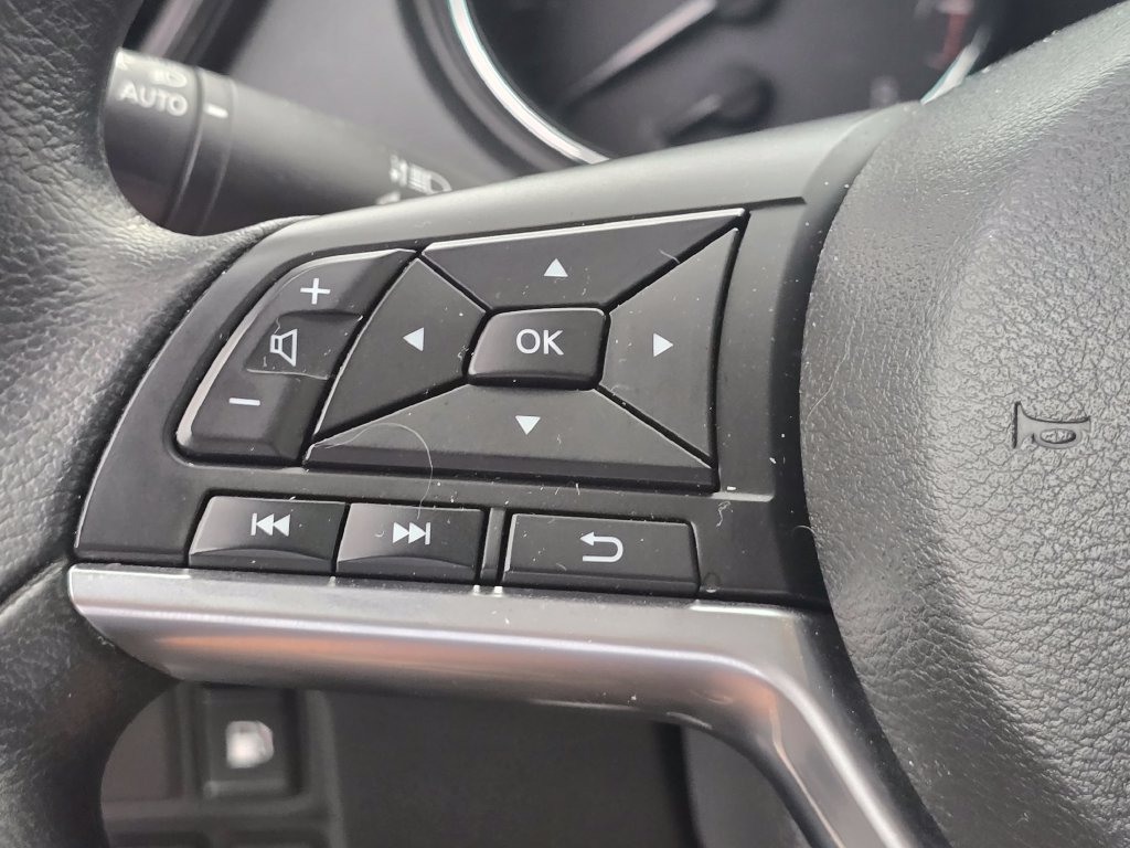 Used 2020 Nissan Rogue S AWD/4WD image 25