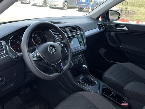 Used 2018 Volkswagen Tiguan S image 12