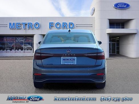 Used 2025 Volkswagen Jetta Sport FWD image 4