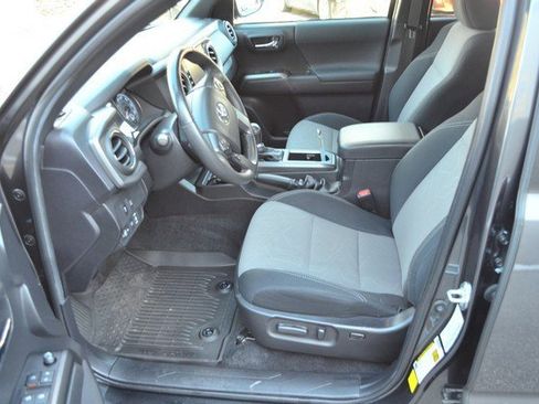 Used 2023 Toyota Tacoma TRD Sport image 17