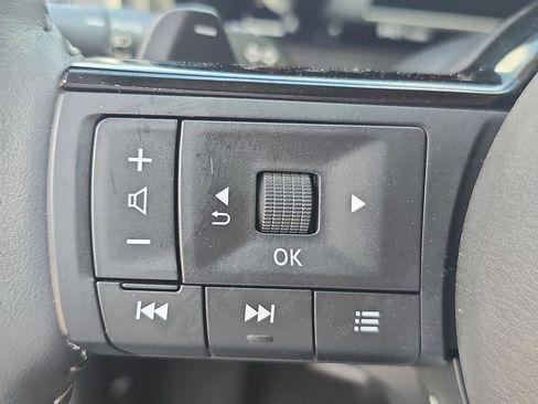 Used 2024 Nissan Rogue SL image 20