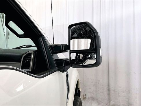 Used 2022 Ford F350 Platinum image 11