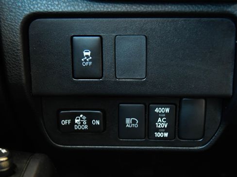 Used 2023 Toyota Tacoma TRD Off-Road w/ Technology Package image 31