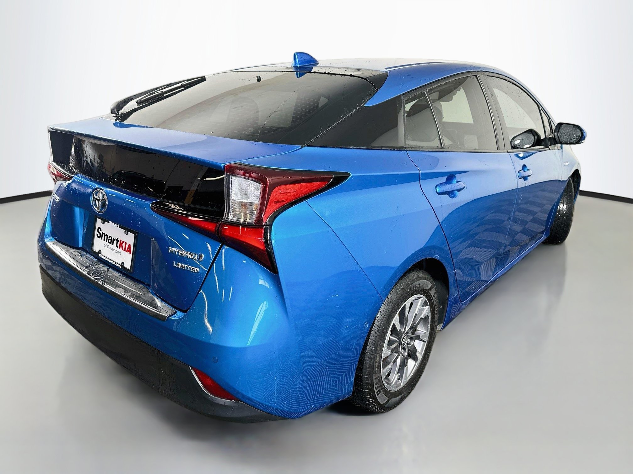 Used 2022 Toyota Prius Limited w/ Premium Convenience Package FWD image 7