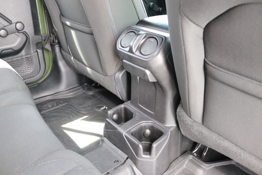 Used 2021 Jeep Wrangler Unlimited Sport AWD/4WD image 18