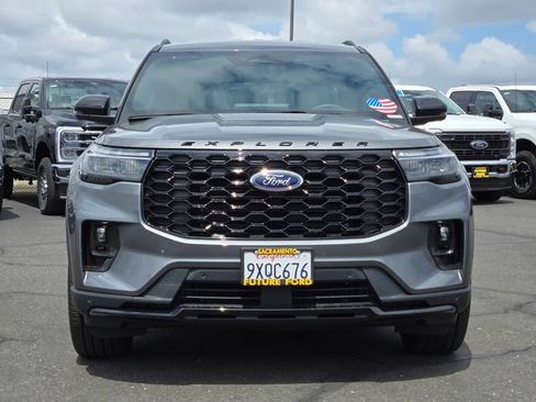 New 2026 Ford Explorer ST-Line w/ ST-Line Street Pack AWD/4WD image 2