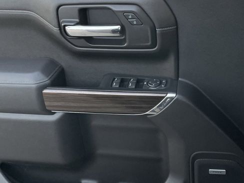 Used 2021 Chevrolet Silverado 1500 LT Trail Boss w/ Convenience Package II image 20