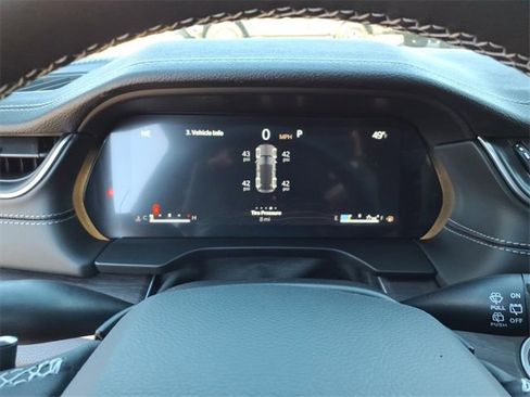 New 2025 Jeep Grand Cherokee Limited w/ Luxury Tech Group II image 16