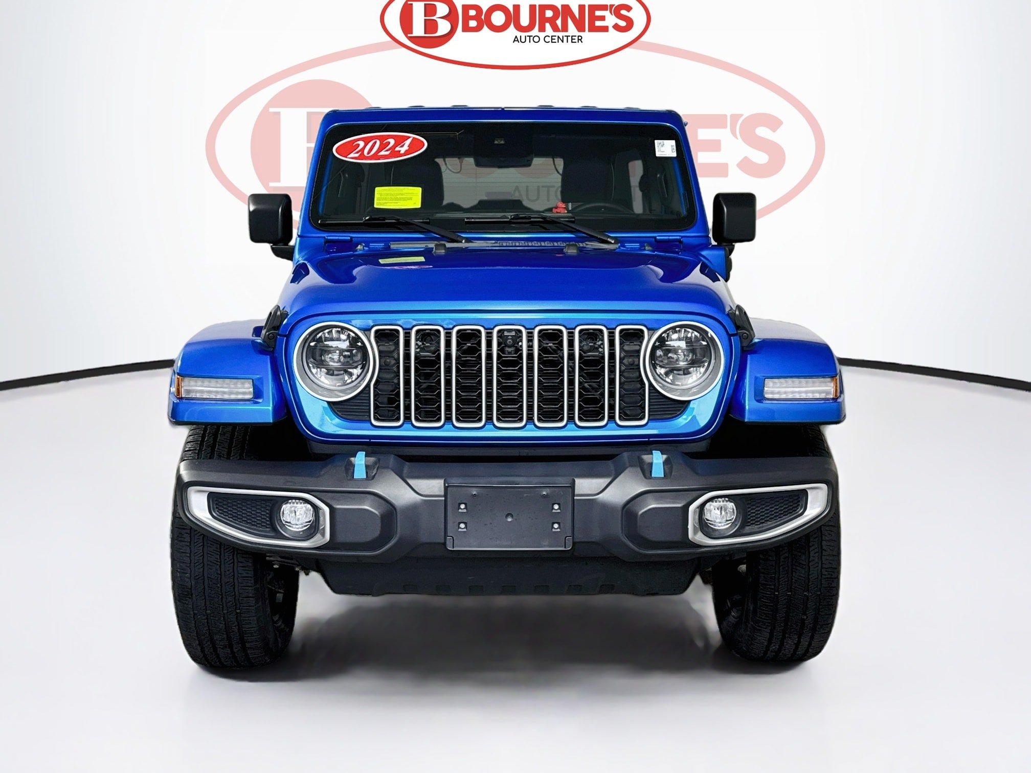 Used 2024 Jeep Wrangler Unlimited Sahara w/ Technology Group AWD/4WD image 5
