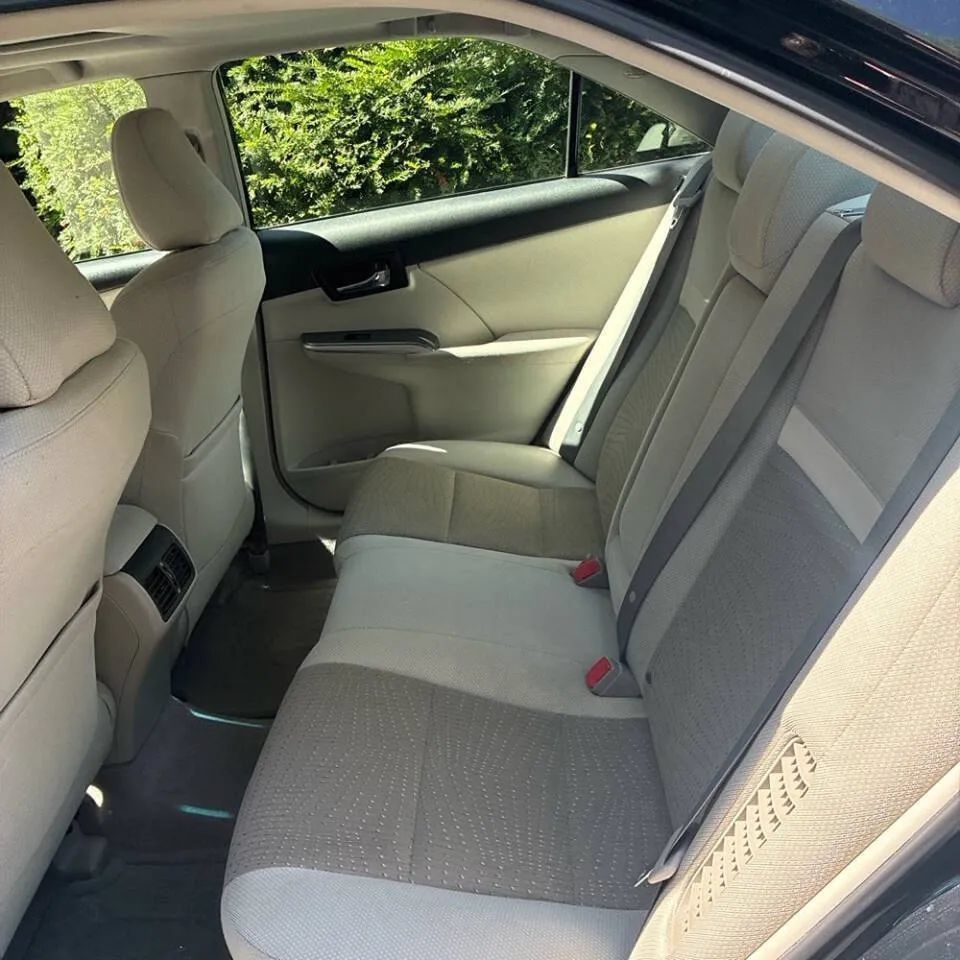 Used 2012 Toyota Camry XLE w/ Convenience Pkg FWD image 4