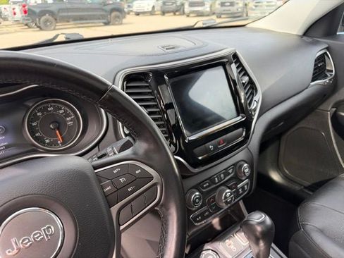 Used 2019 Jeep Cherokee Limited w/ Trailer Tow Group AWD/4WD image 10