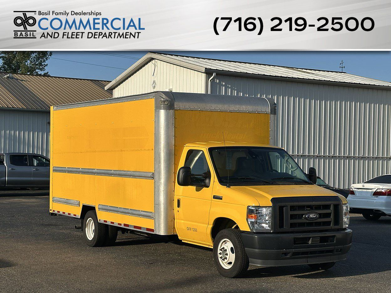 Used 2022 Ford E-350 and Econoline 350 Super Duty RWD image 1