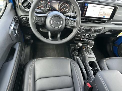 New 2026 Jeep Gladiator Sport AWD/4WD image 24