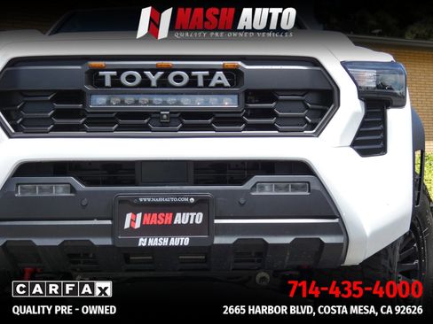 Used 2025 Toyota Tacoma TRD Off-Road w/ TRD Off Road Premium Package AWD/4WD image 17