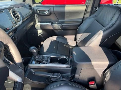 Used 2018 Toyota Tacoma Limited AWD/4WD image 20