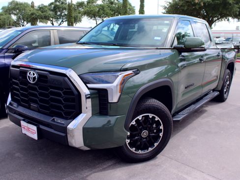 Used 2022 Toyota Tundra SR5 w/ TRD Off-Road Premium Package AWD/4WD image 3