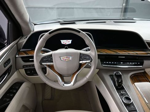 Used 2023 Cadillac Escalade ESV Premium Luxury Platinum w/ LPO, Radiant Package AWD/4WD image 18