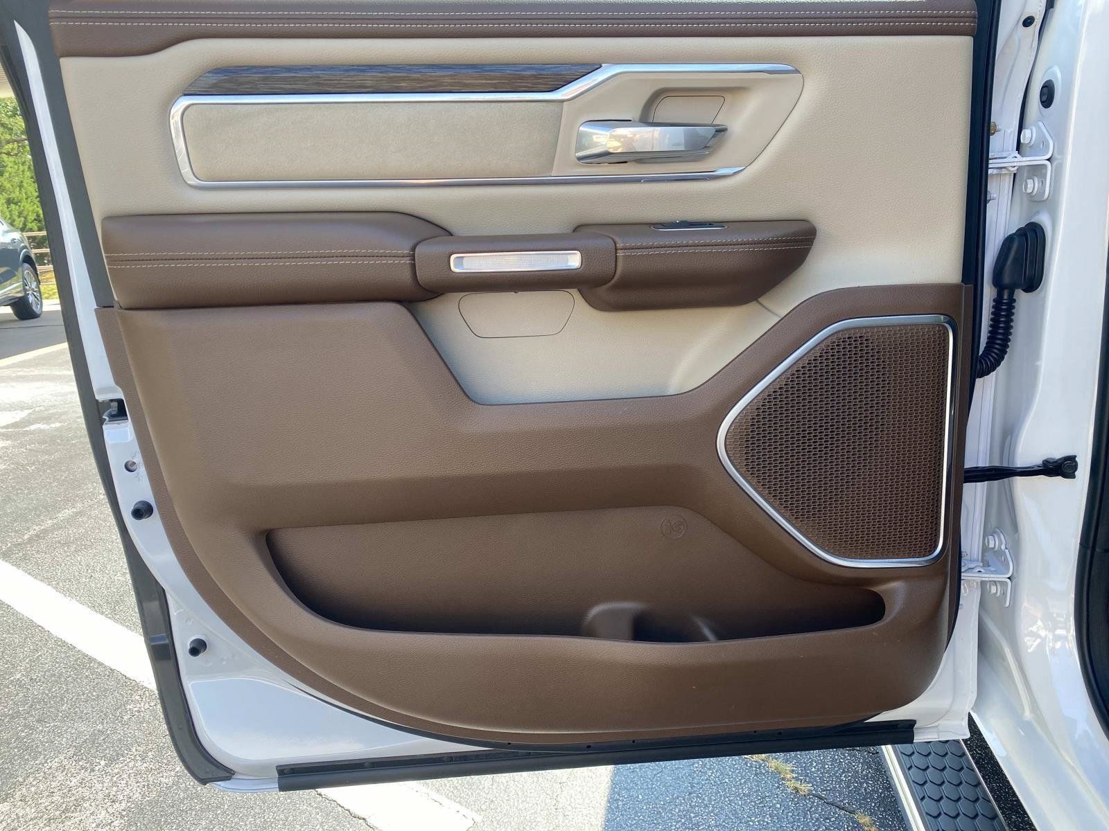 Used 2020 RAM 1500 Laramie AWD/4WD image 19