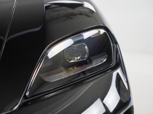 Certified 2025 Porsche Taycan image 7