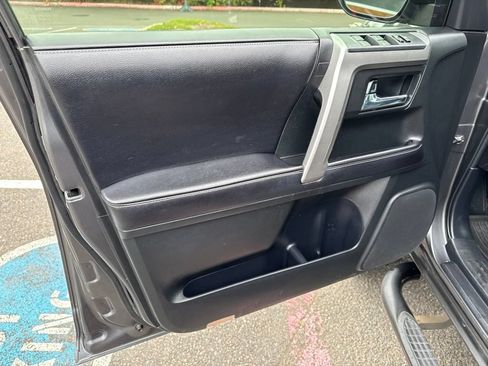 Used 2016 Toyota 4Runner SR5 Premium AWD/4WD image 5