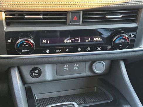 Used 2025 Nissan Rogue SV w/ SV Premium Package image 25