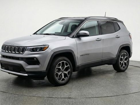 Used 2025 Jeep Compass Limited AWD/4WD image 3