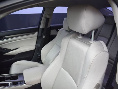 Used 2018 Honda Accord LX image 11