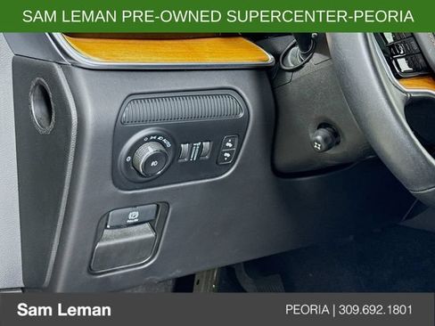 Used 2023 Jeep Grand Wagoneer L Series III w/ Rear Seat Video Group 1 AWD/4WD image 10
