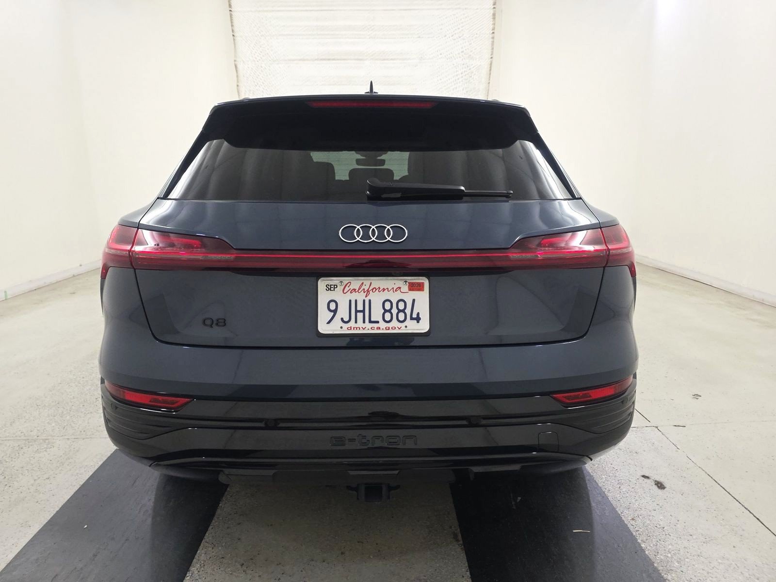 Used 2024 Audi Q8 e-tron Premium Plus w/ Premium Plus Package AWD/4WD image 5