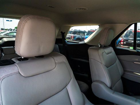 New 2026 Ford Explorer Active RWD image 20