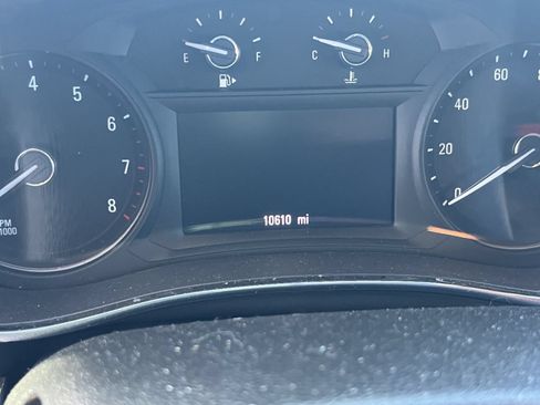 Used 2022 Buick Encore Preferred w/ Safety Package FWD image 11