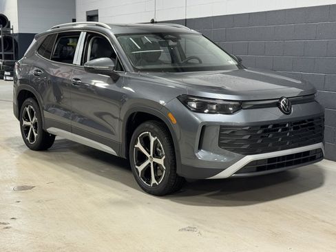 New 2026 Volkswagen Tiguan SE AWD/4WD image 1