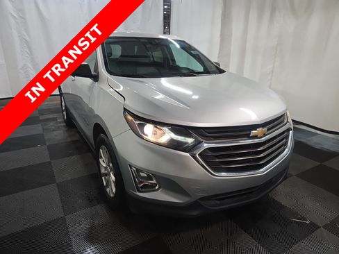 Used 2021 Chevrolet Equinox LS w/ LS Convenience Package FWD image 1