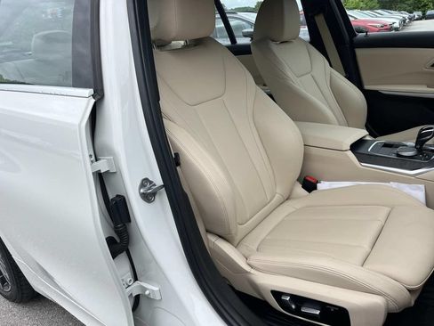 Used 2019 BMW 330i xDrive Sedan w/ Driving Assistance Package AWD/4WD image 23