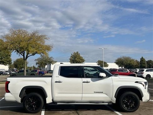 Used 2023 Toyota Tundra Limited image 3