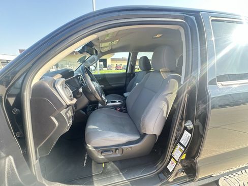 Used 2020 Toyota Tacoma SR5 AWD/4WD image 20