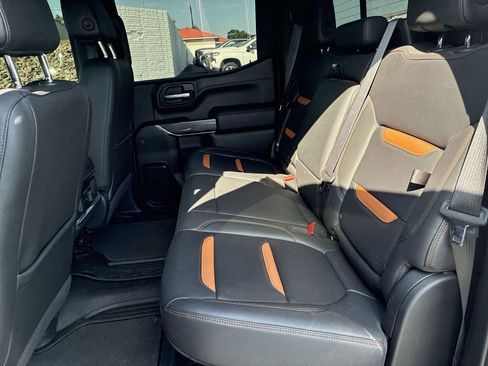 Used 2022 GMC Sierra 1500 AT4 w/ AT4 Premium Package AWD/4WD image 19