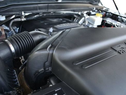 Used 2022 RAM 2500 Tradesman w/ Chrome Appearance Group AWD/4WD image 19