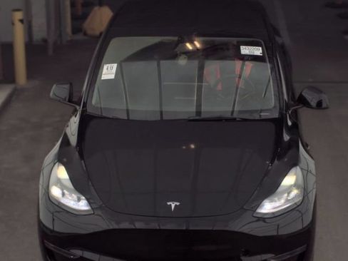 Used 2023 Tesla Model Y Performance AWD/4WD image 3