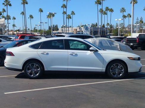 Used 2023 Honda Accord EX image 4